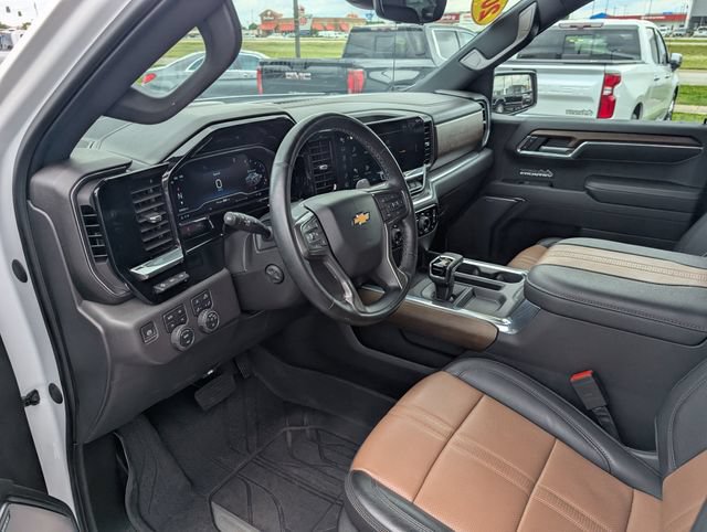 Used 2023 Chevrolet Silverado 1500 High Country w/ High Country Premium Package AWD/4WD image 13