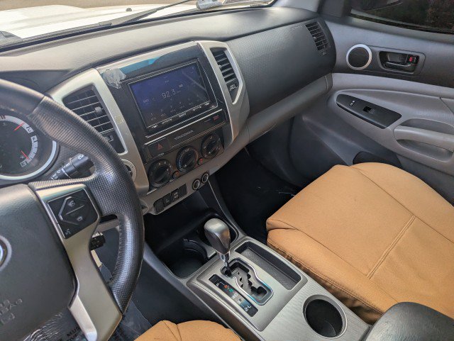 Used 2015 Toyota Tacoma 4x4 Double Cab w/ TRD Off-Road Package image 17