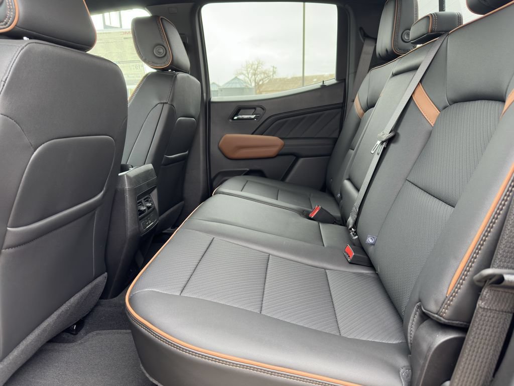New 2026 GMC Canyon AT4 w/ AT4 Premium Package AWD/4WD image 17