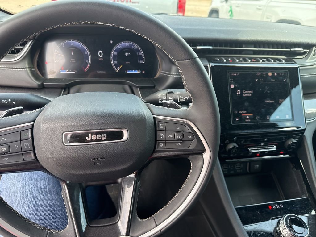 Used 2023 Jeep Grand Cherokee L Laredo image 14