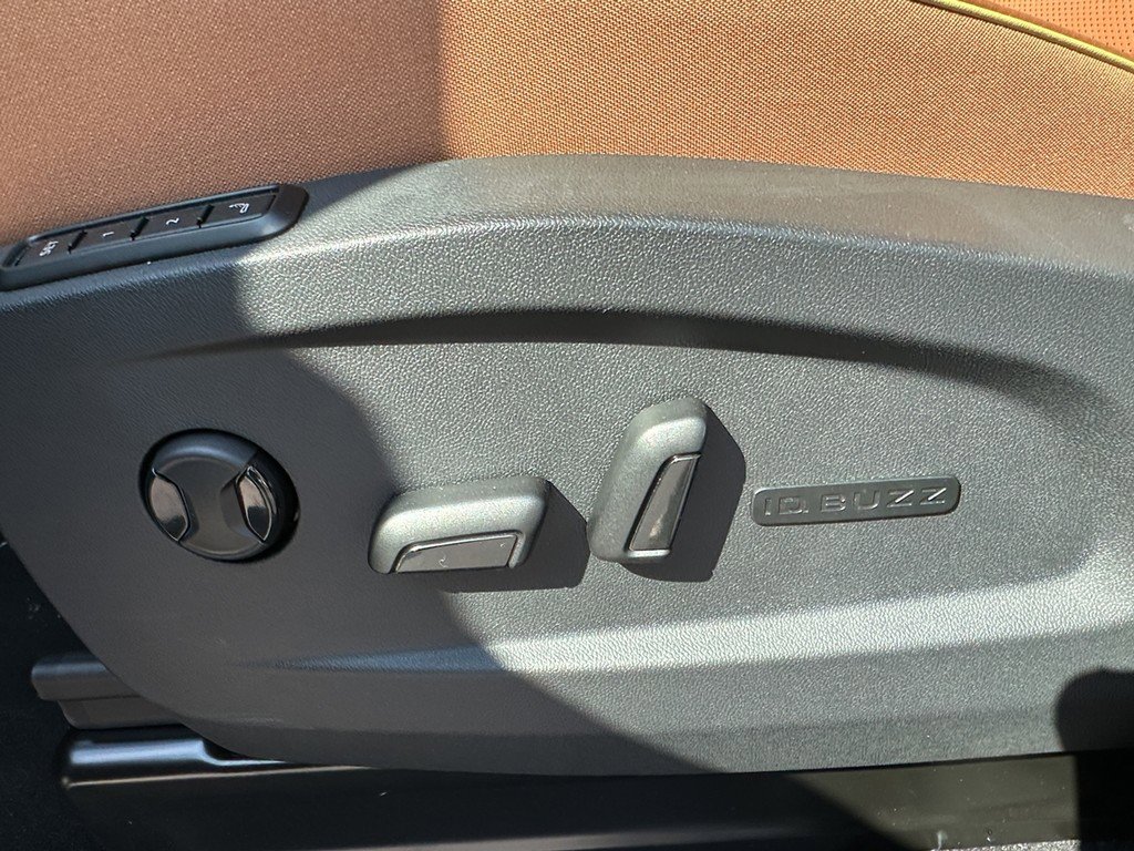 New 2025 Volkswagen ID. Buzz Pro S image 17