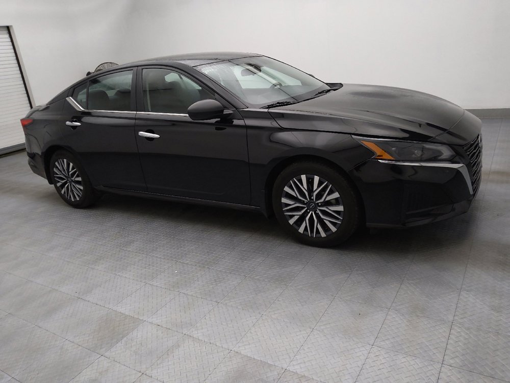 Used 2024 Nissan Altima 2.5 SV image 11