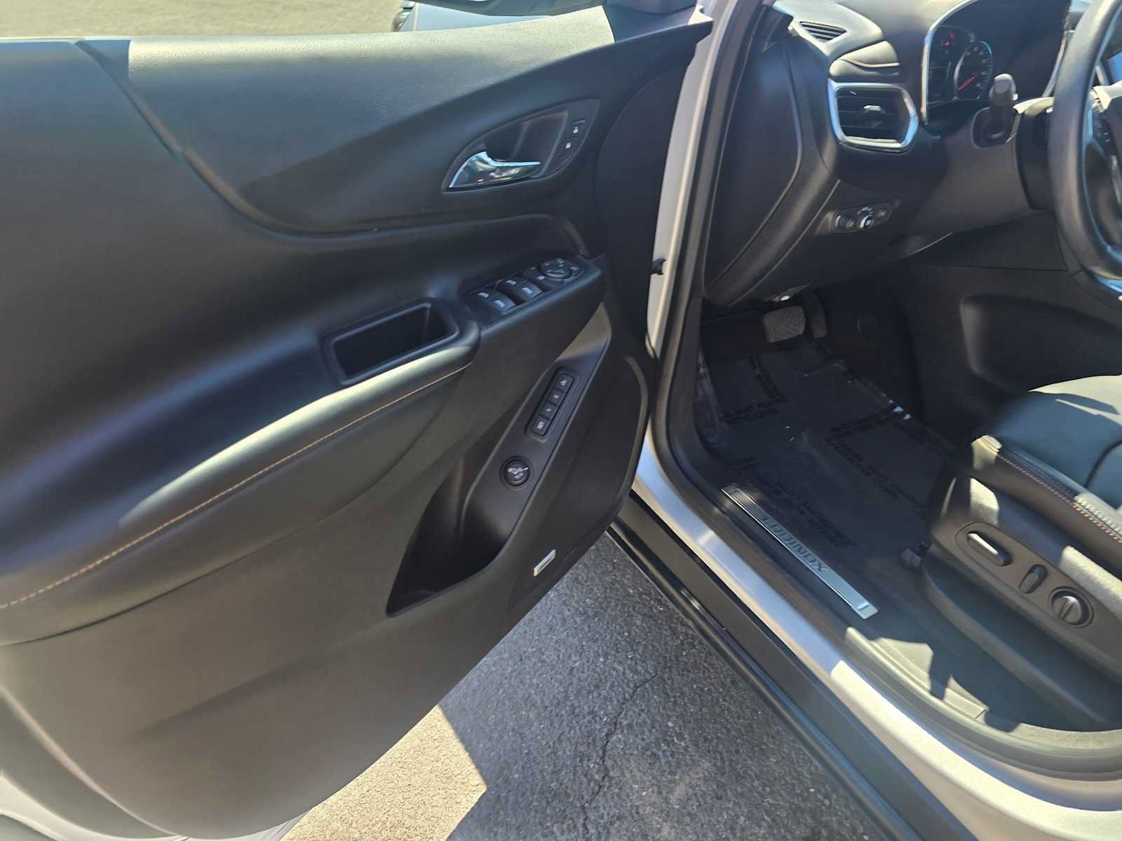 Used 2018 Chevrolet Equinox Premier AWD/4WD image 22