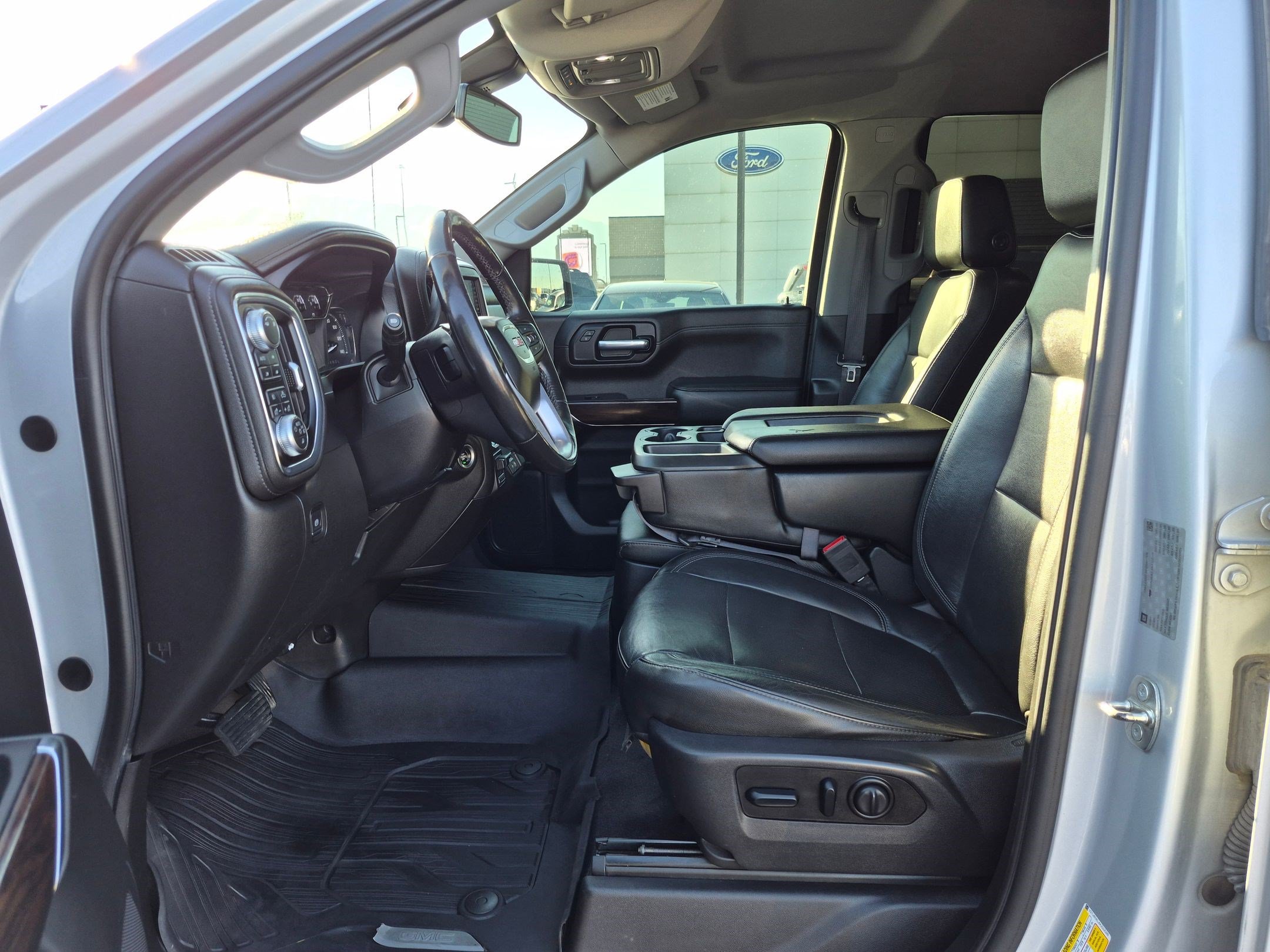 Used 2019 GMC Sierra 1500 SLT w/ Driver Alert Package I AWD/4WD image 17