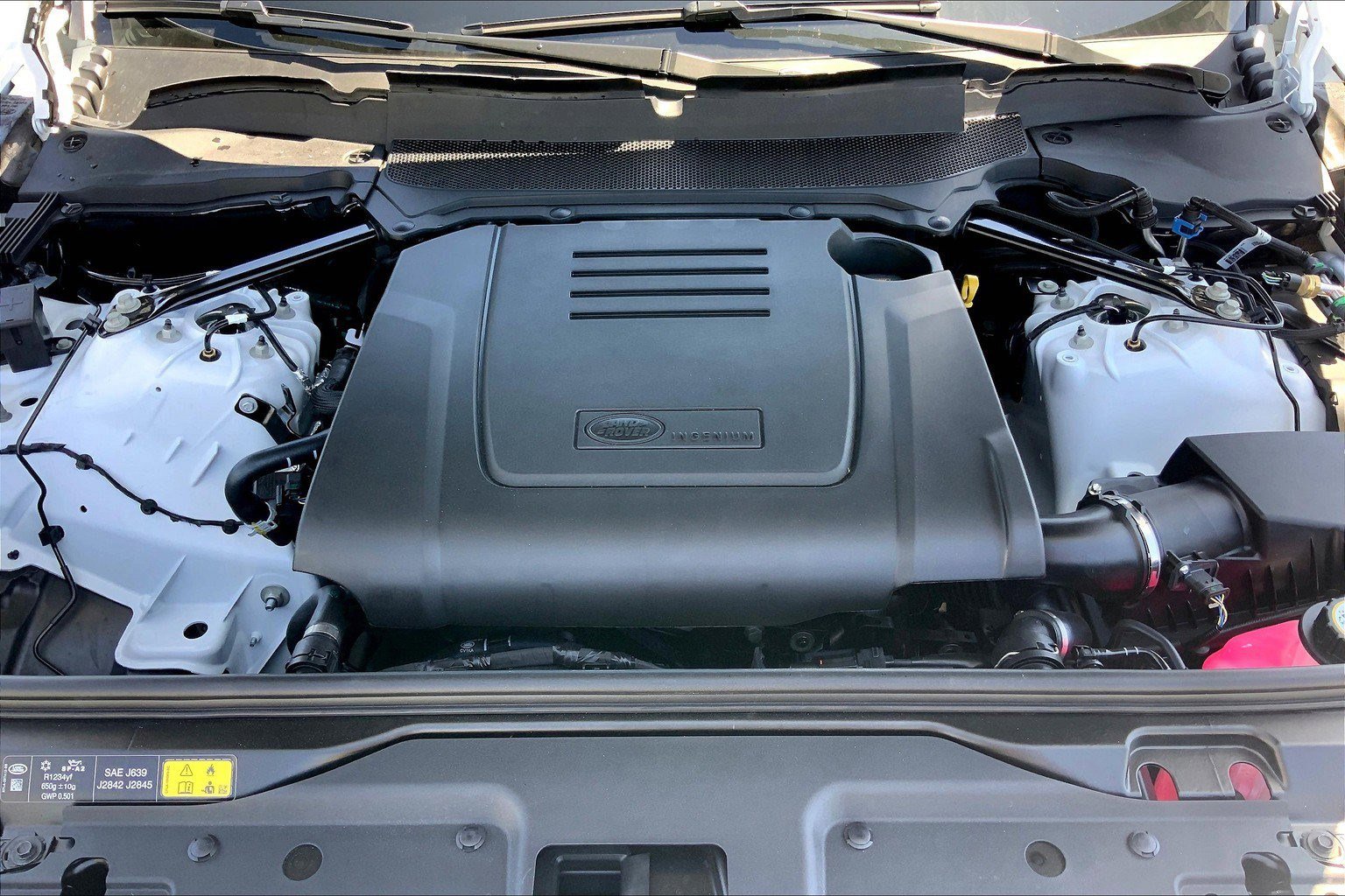 New 2025 Land Rover Discovery S image 9