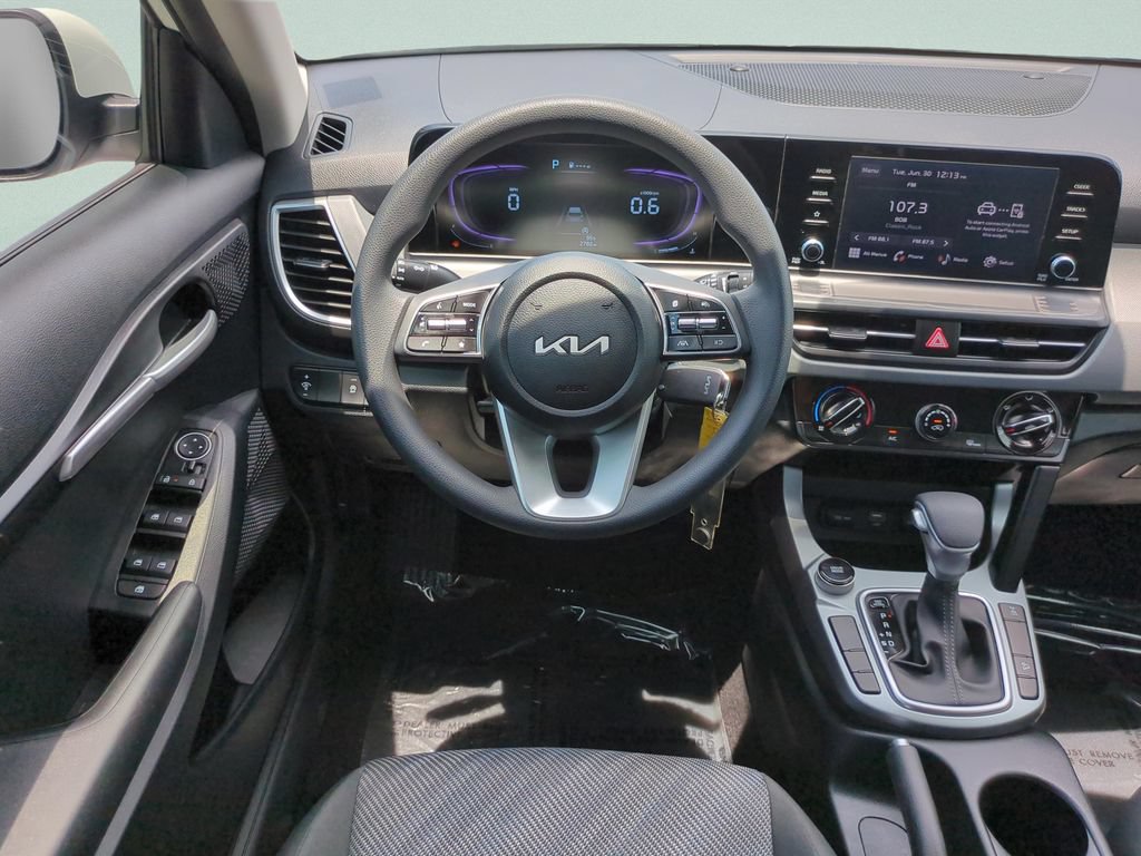 Used 2025 Kia Seltos LX AWD/4WD image 12