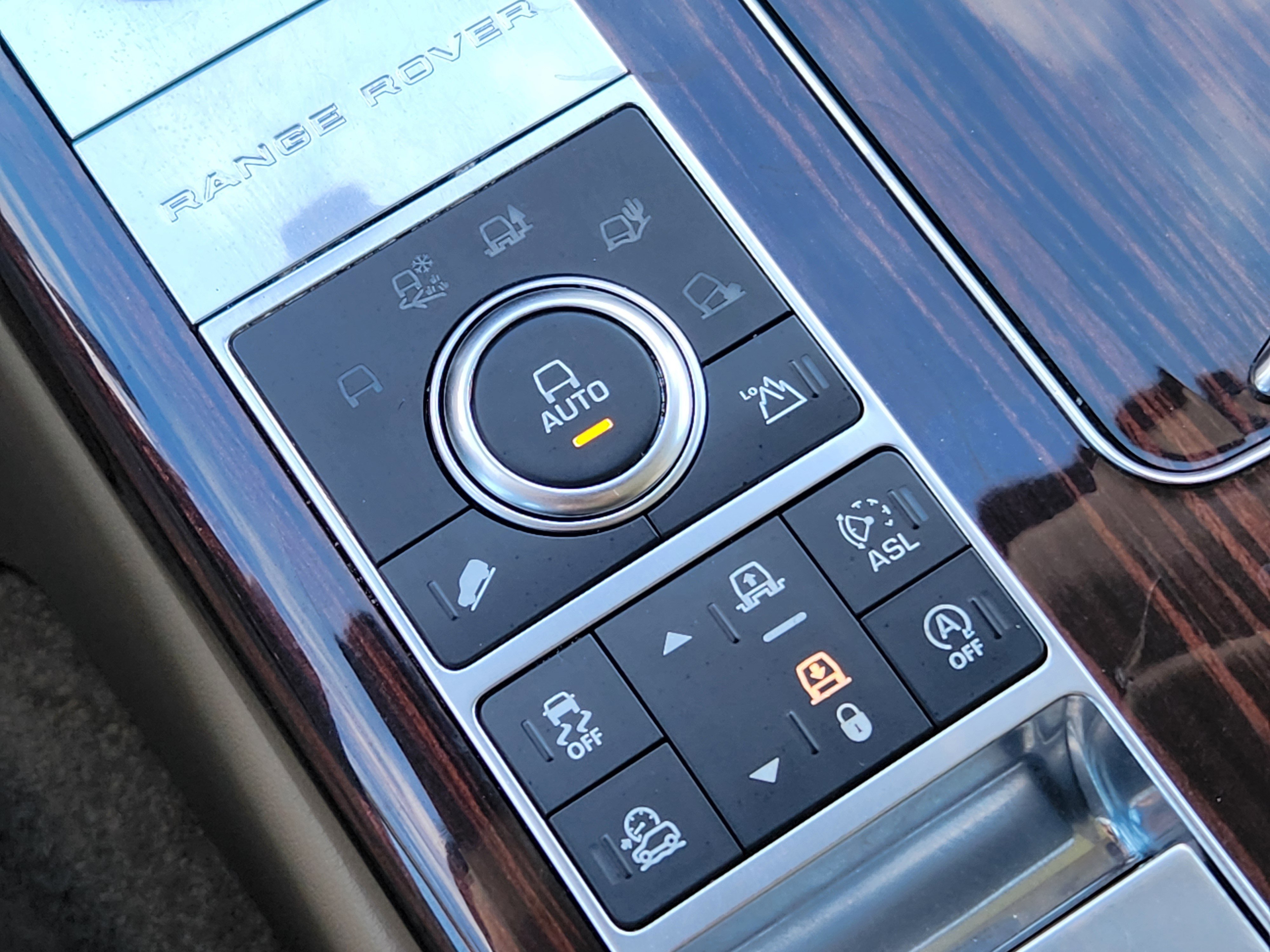 Used 2016 Land Rover Range Rover Supercharged image 31