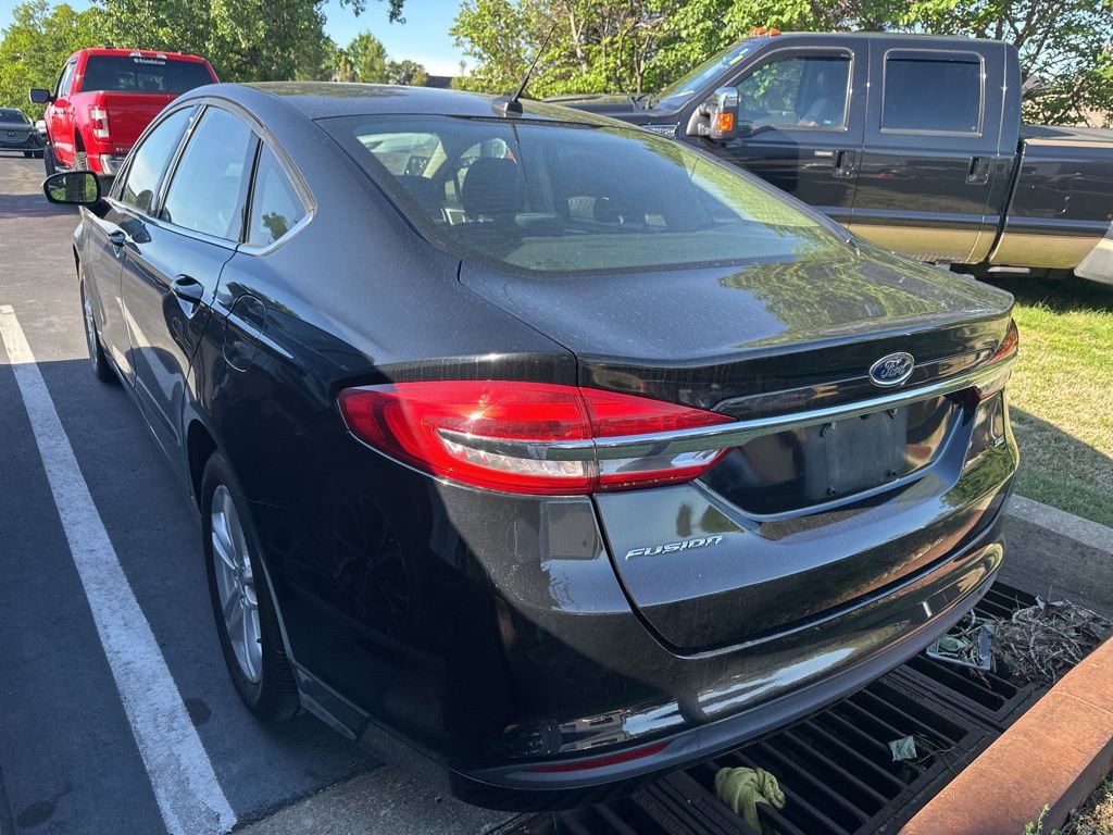 Used 2018 Ford Fusion SE FWD image 5