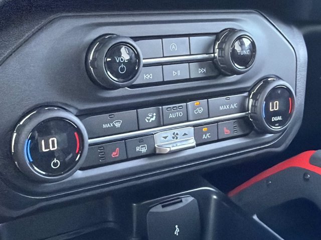 Used 2025 Ford Bronco Heritage Edition AWD/4WD image 28