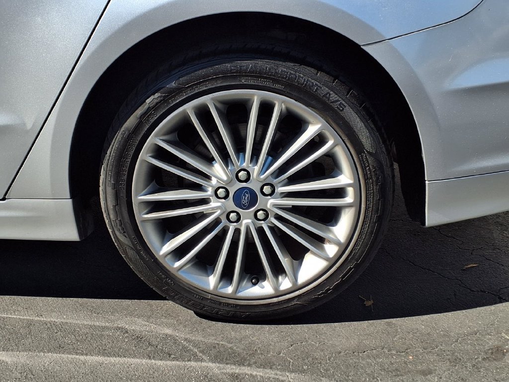 Used 2013 Ford Fusion SE FWD image 5