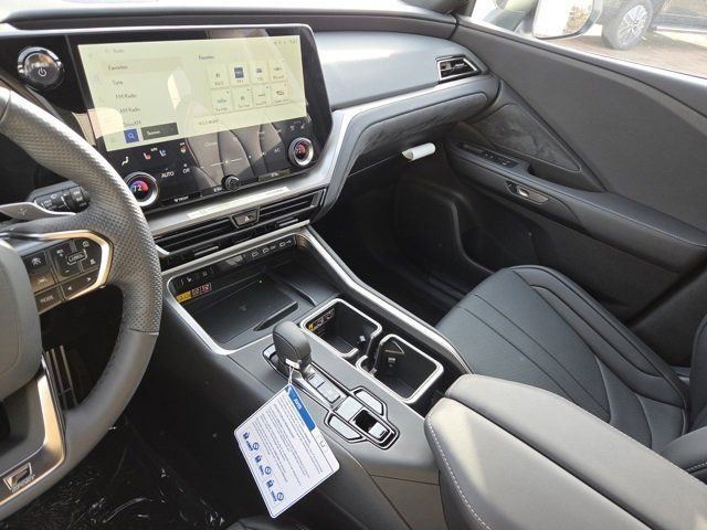 New 2026 Lexus TX 500h AWD image 33