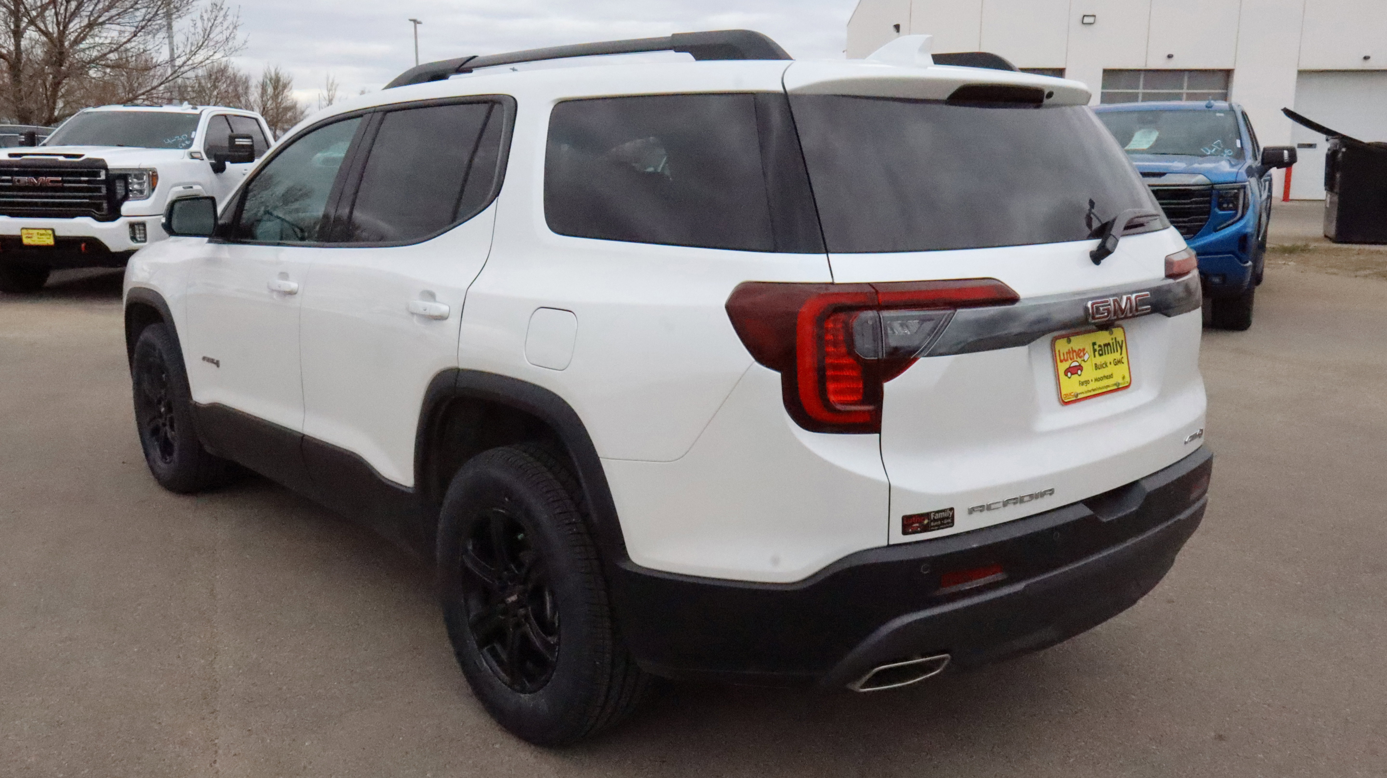 Certified 2023 GMC Acadia AT4 w/ Technology Package AWD/4WD image 5