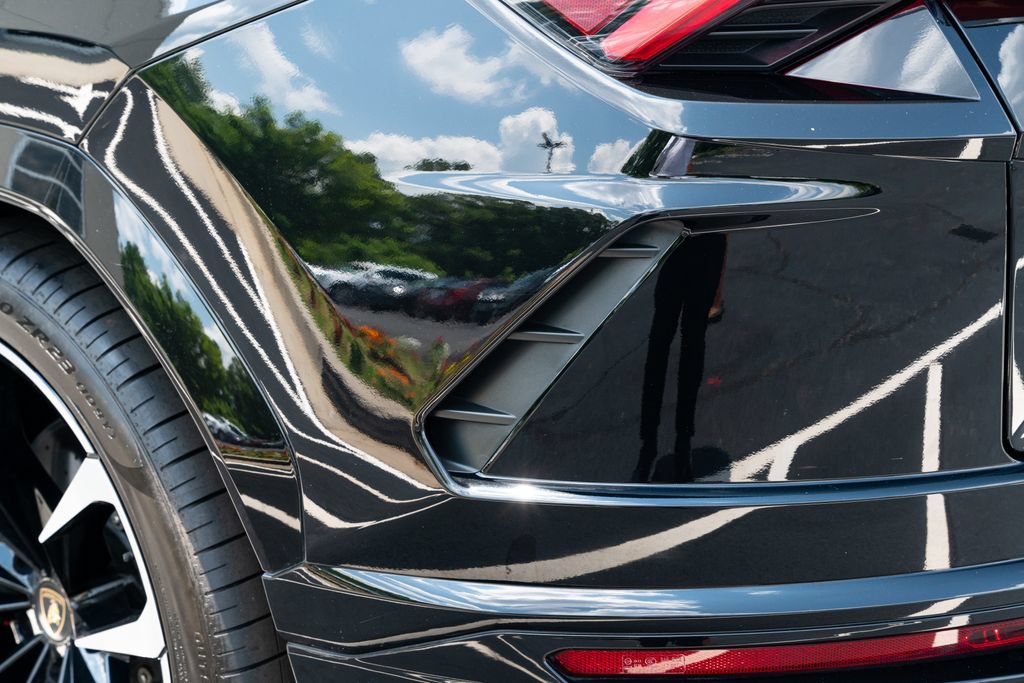 Used 2021 Lamborghini Urus AWD/4WD image 20