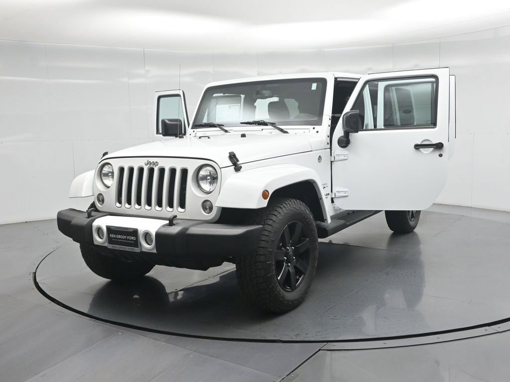 Used 2016 Jeep Wrangler Unlimited Sahara w/ Connectivity Group image 28