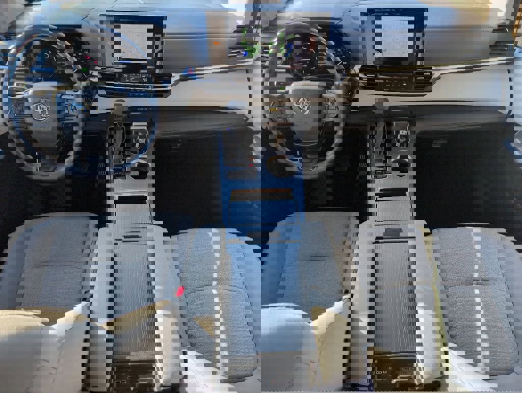 Used 2025 Toyota Sienna LE w/ LE Plus Package image 29