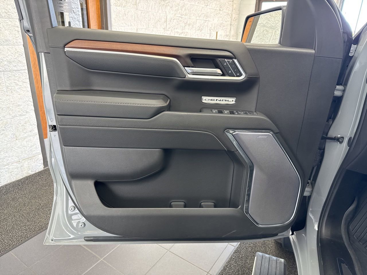 Used 2024 GMC Sierra 1500 Denali w/ Denali Reserve Package image 33