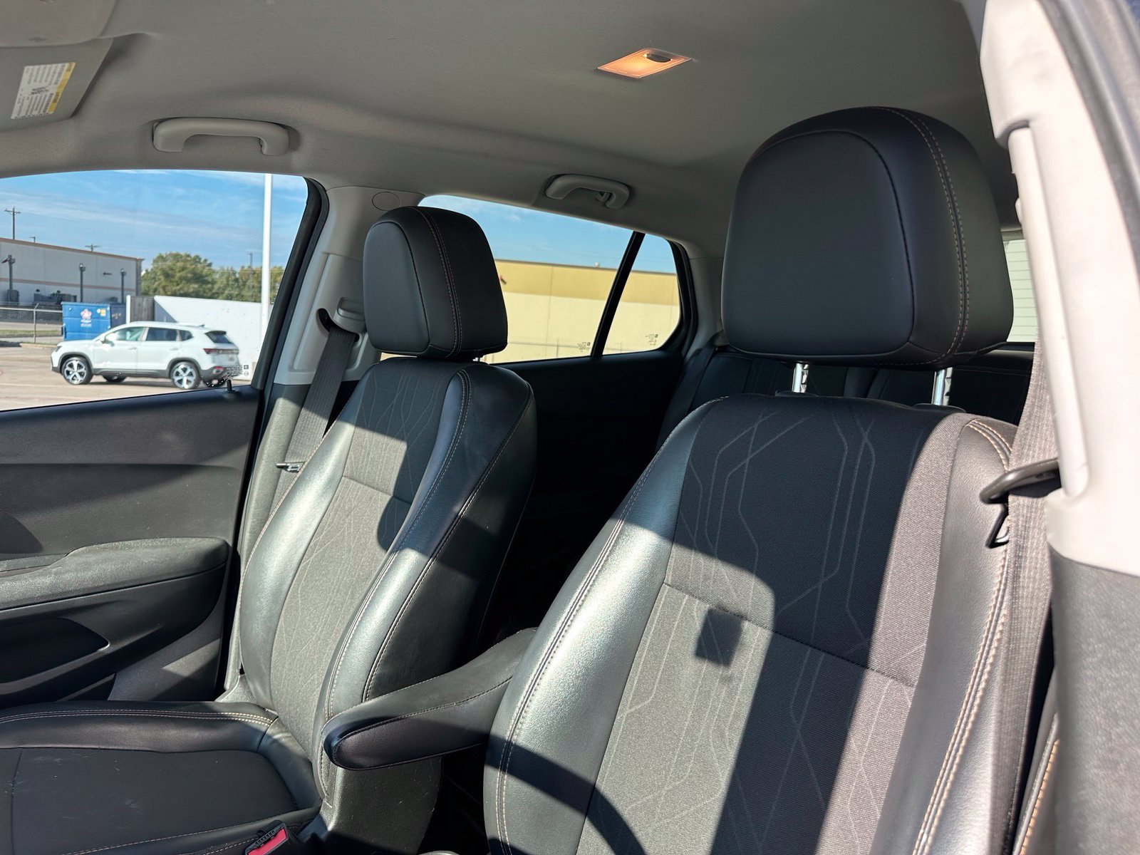 Used 2019 Chevrolet Trax LT w/ LT Convenience Package FWD image 14