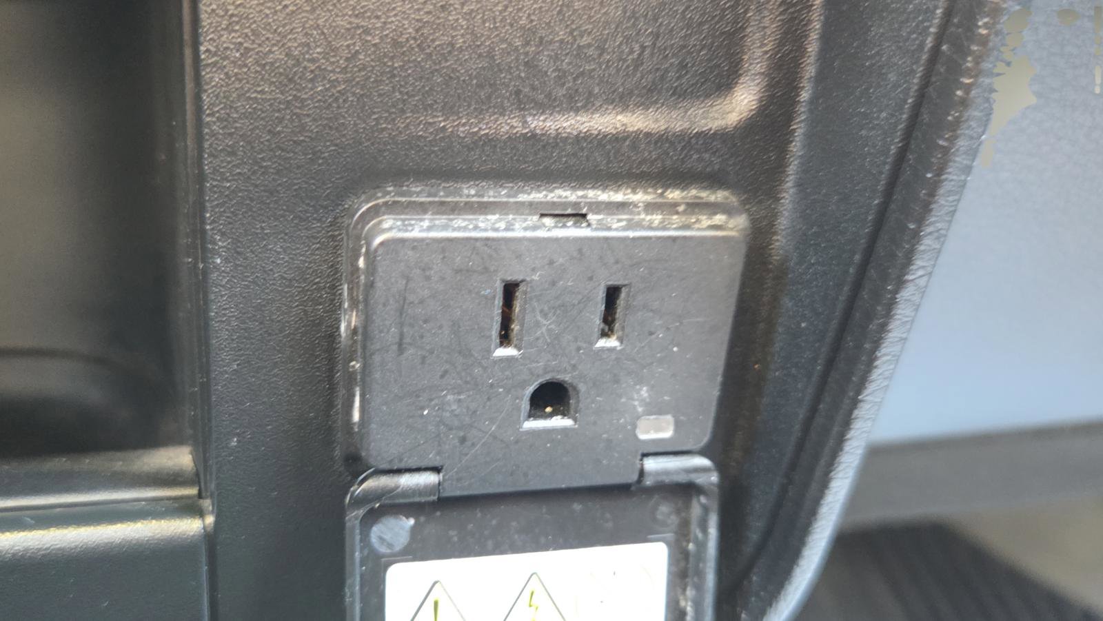 Used 2024 RAM 3500 Tradesman w/ Chrome Appearance Group image 32