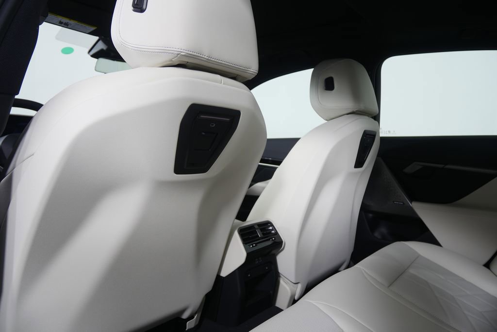 New 2026 BMW 530i xDrive w/ Premium Package image 17