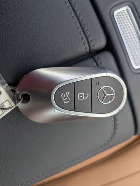 Used 2025 Mercedes-Benz E 350 4MATIC Sedan image 35