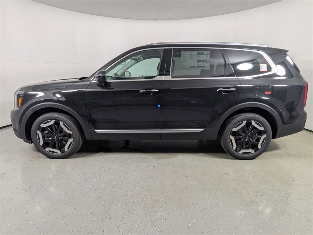 New 2025 Kia Telluride S image 4