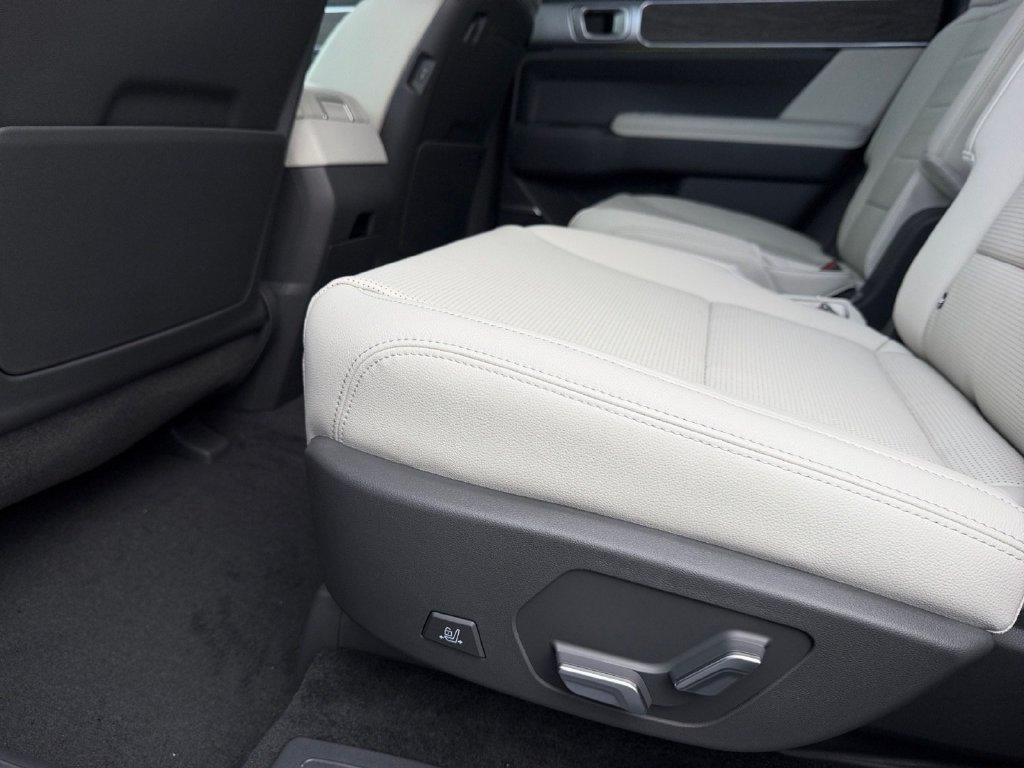New 2027 Hyundai Santa Fe Limited AWD/4WD image 16