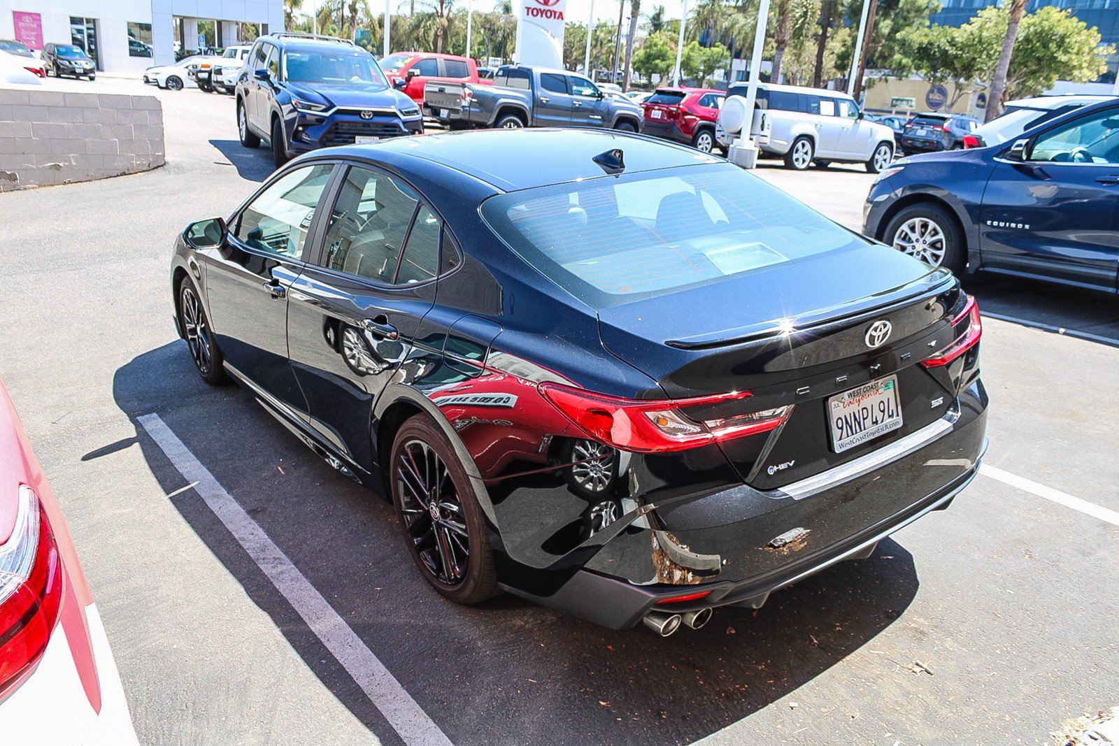 Certified 2025 Toyota Camry SE FWD image 9