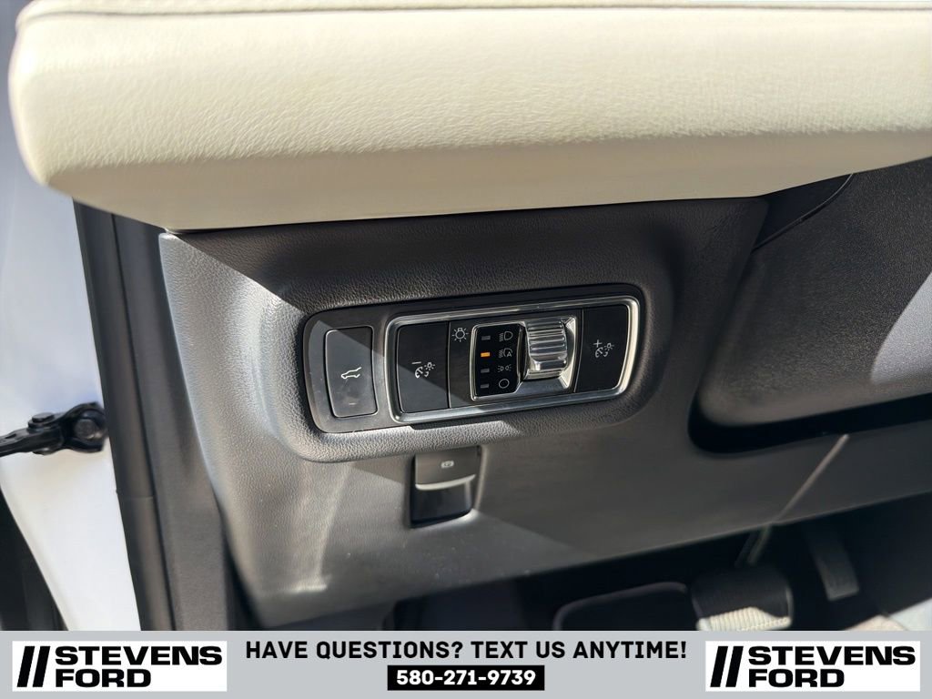 Used 2024 Lincoln Nautilus Premier image 21