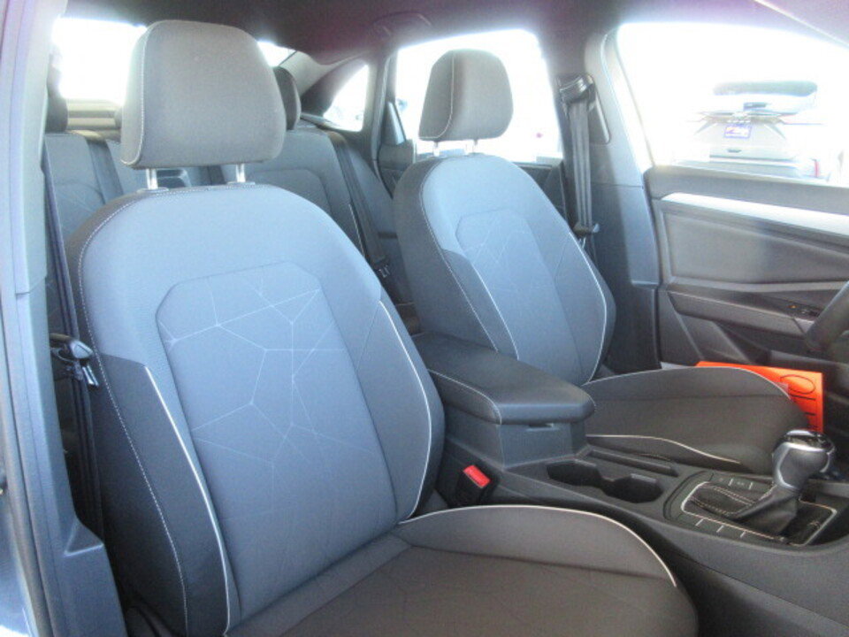 Used 2025 Volkswagen Jetta Sport image 29