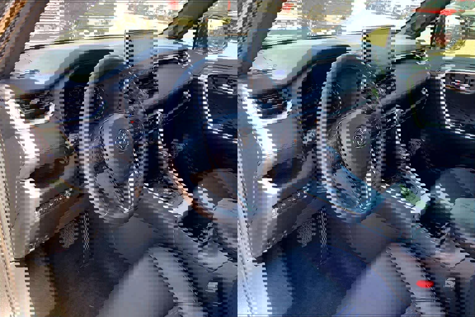 Used 2022 Toyota RAV4 XSE image 18