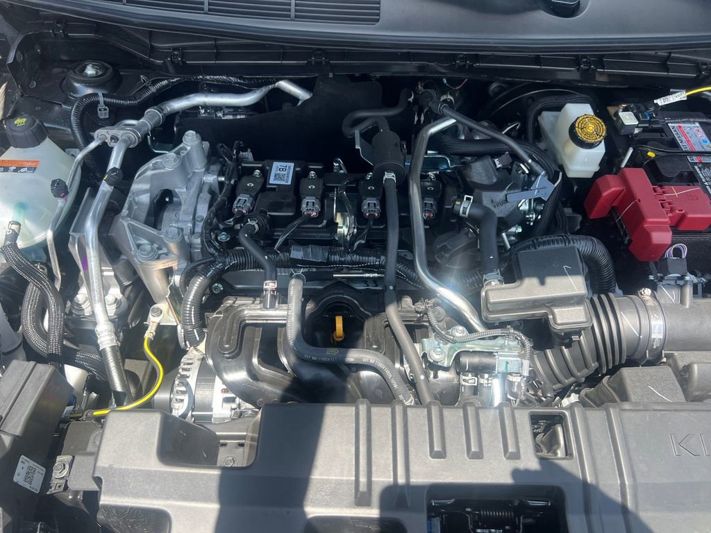 New 2025 Nissan Kicks SR image 21