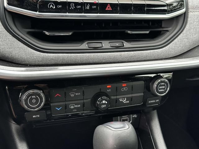 Used 2024 Jeep Compass Latitude w/ Sun and Sound Group AWD/4WD image 36