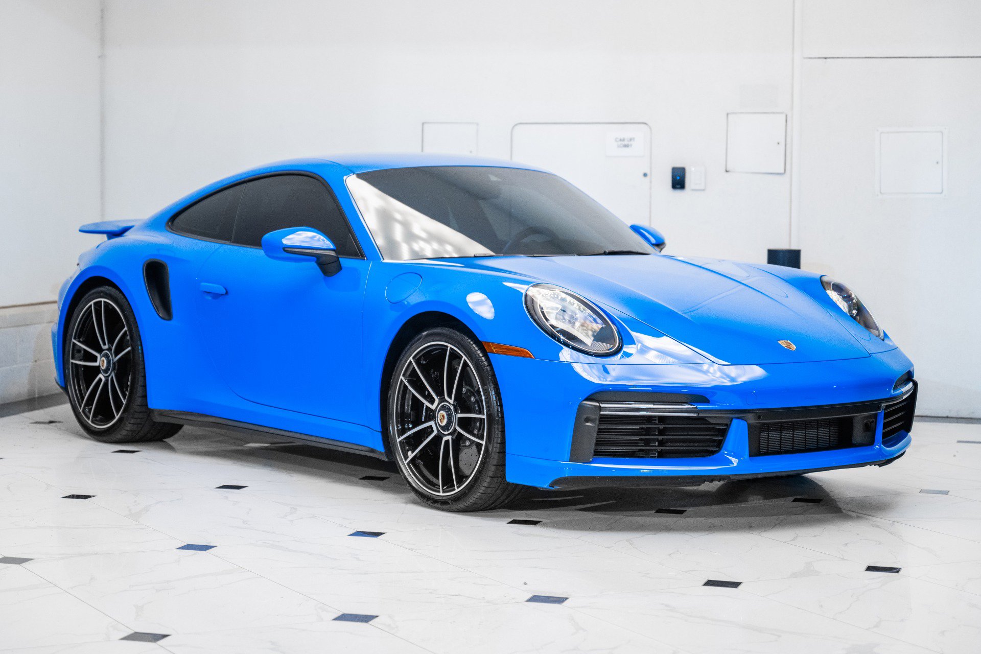 Used 2022 Porsche 911 Turbo S image 3