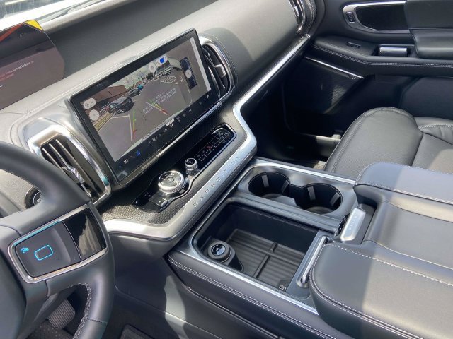 New 2026 Ford Expedition Platinum w/ Stealth Appearance Package AWD/4WD image 16