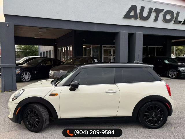 Used 2017 MINI Cooper 2-Door Hardtop image 2