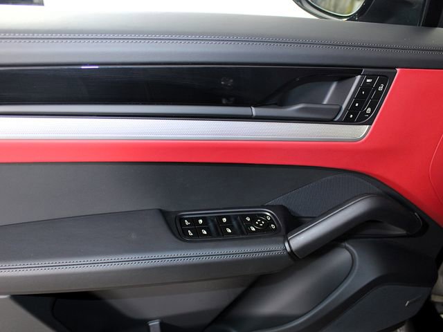 Certified 2025 Porsche Cayenne image 18