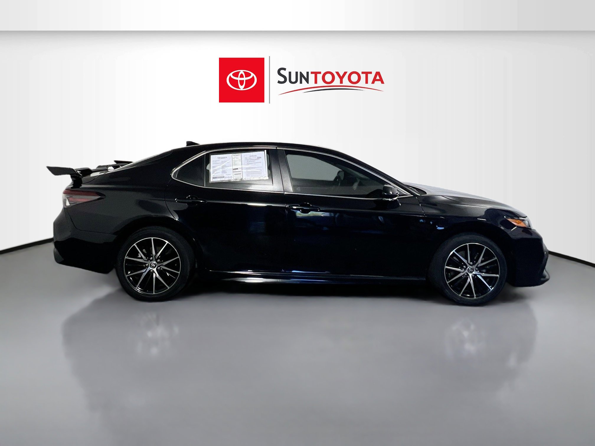 Used 2021 Toyota Camry SE w/ Audio Upgrade Package image 2