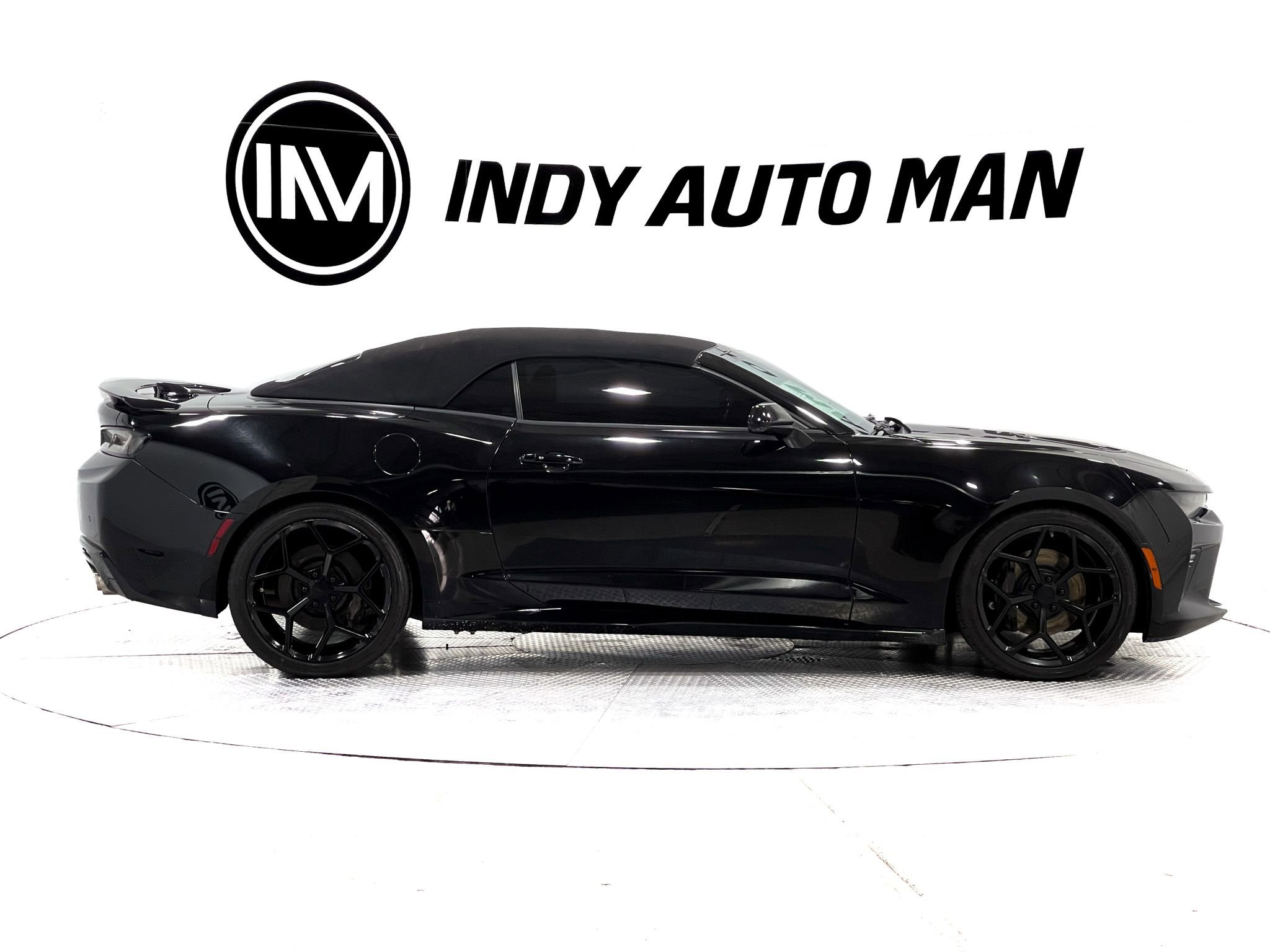 Used 2018 Chevrolet Camaro SS RWD image 3