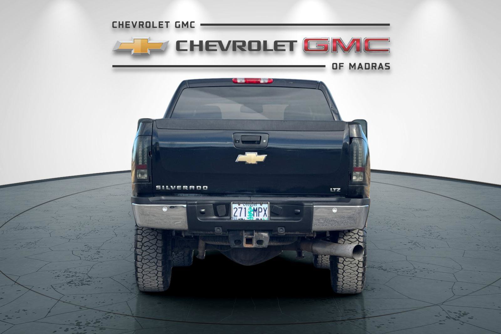 Used 2011 Chevrolet Silverado 2500 LTZ w/ LTZ Plus Package AWD/4WD image 4