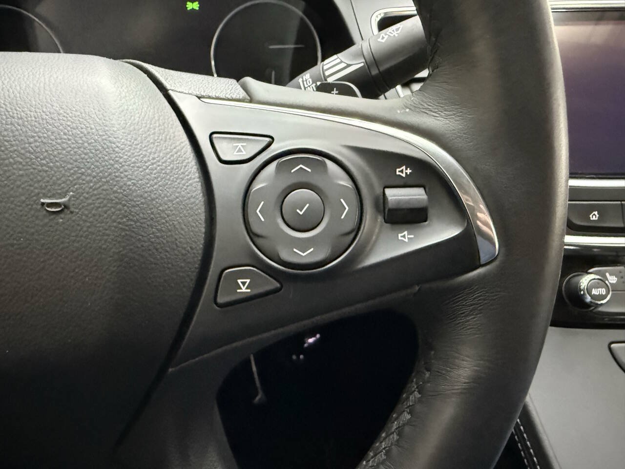 Used 2018 Buick LaCrosse Essence w/ Sights and Sounds Package FWD image 25