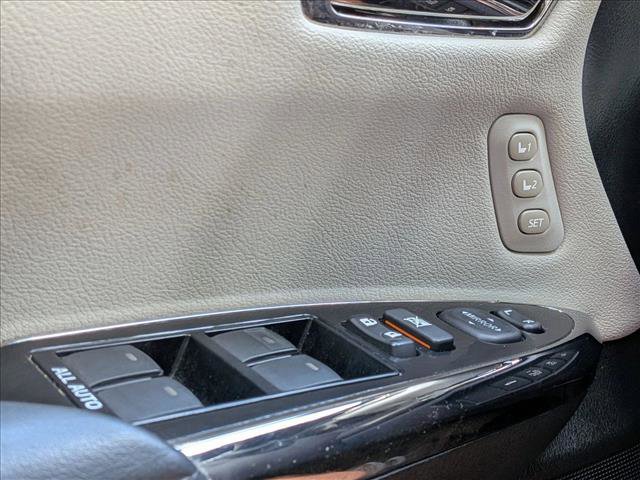 Used 2018 Toyota Avalon XLE Premium w/ All Weather Liner Package image 4