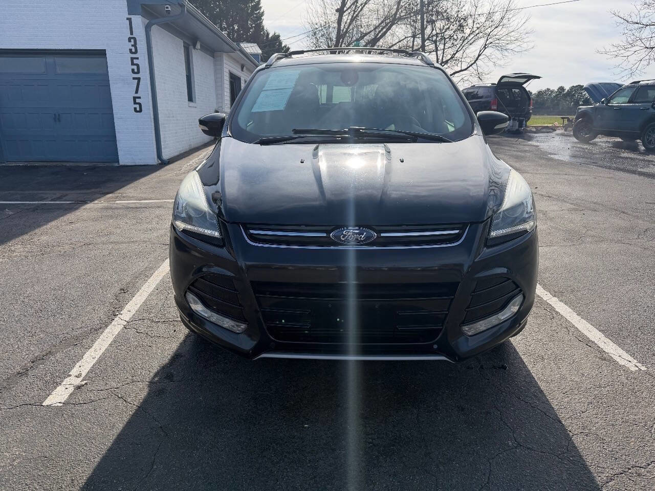 Used 2013 Ford Escape Titanium w/ Parking Technology Pkg FWD image 3