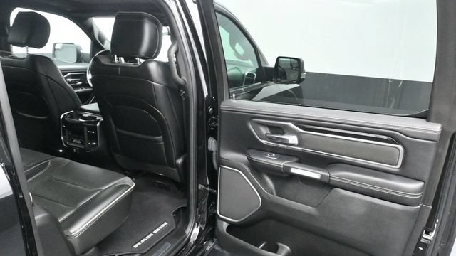 Used 2019 RAM 1500 Laramie AWD/4WD image 10