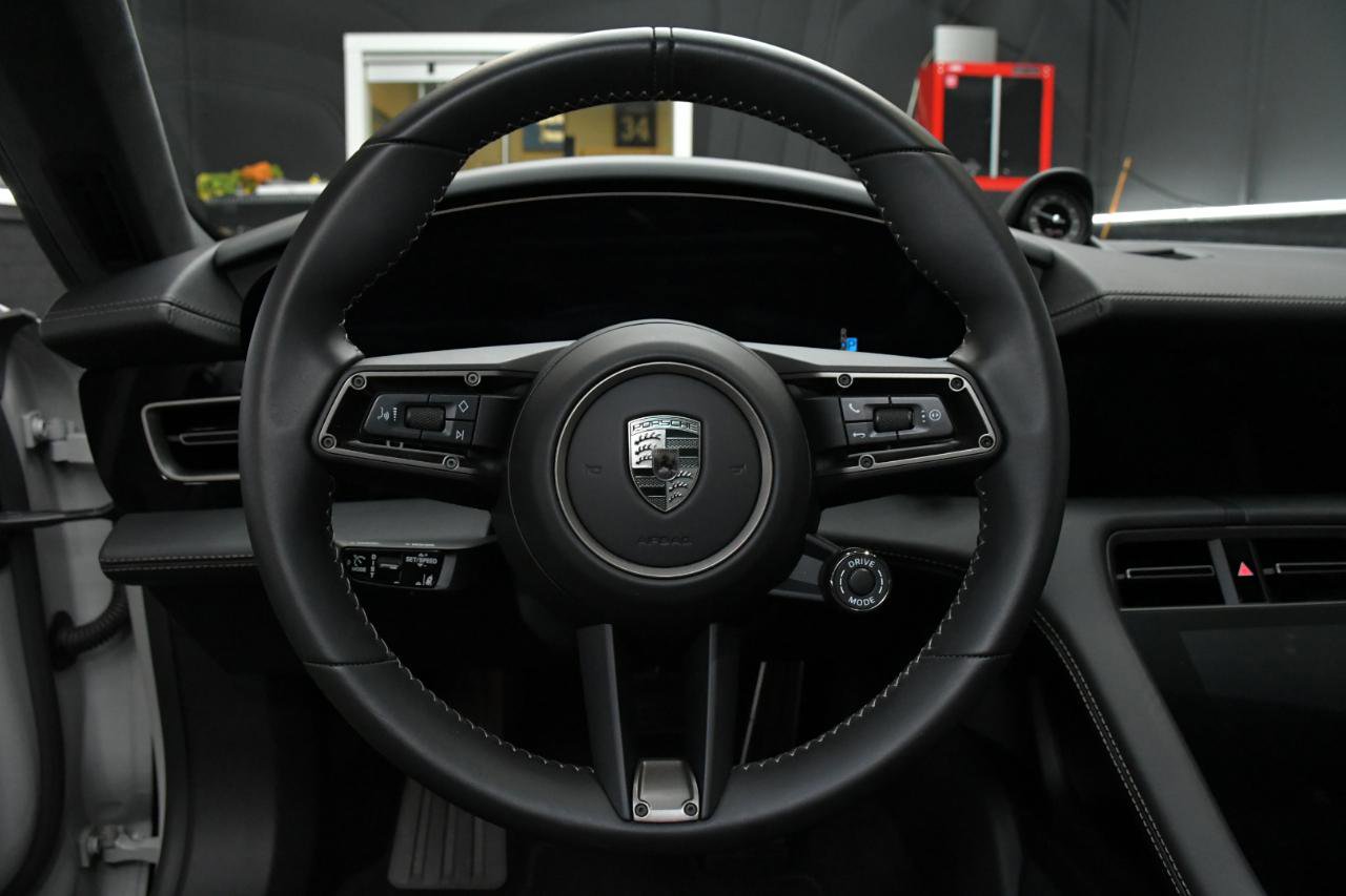 Used 2025 Porsche Taycan Turbo image 26