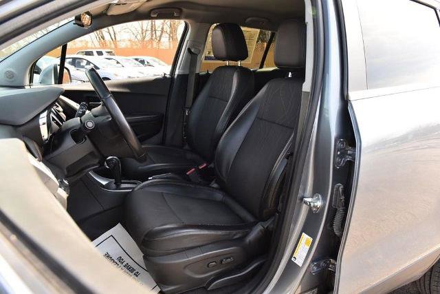 Used 2019 Chevrolet Trax LT w/ LT Convenience Package image 18