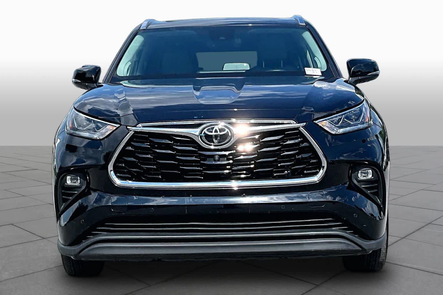 Used 2022 Toyota Highlander Limited AWD/4WD image 6