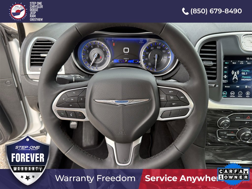 Used 2022 Chrysler 300 Touring image 25