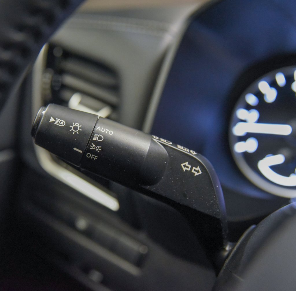 Used 2023 Nissan Rogue SL w/ SL Premium Package image 25