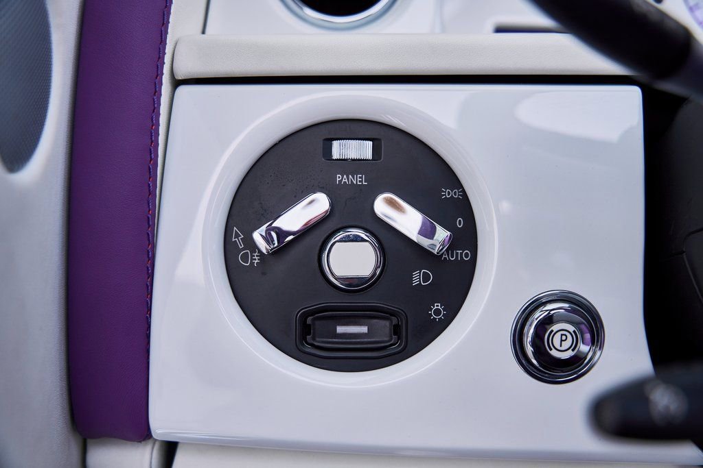 Used 2008 Rolls-Royce Phantom Drophead Coupe image 61