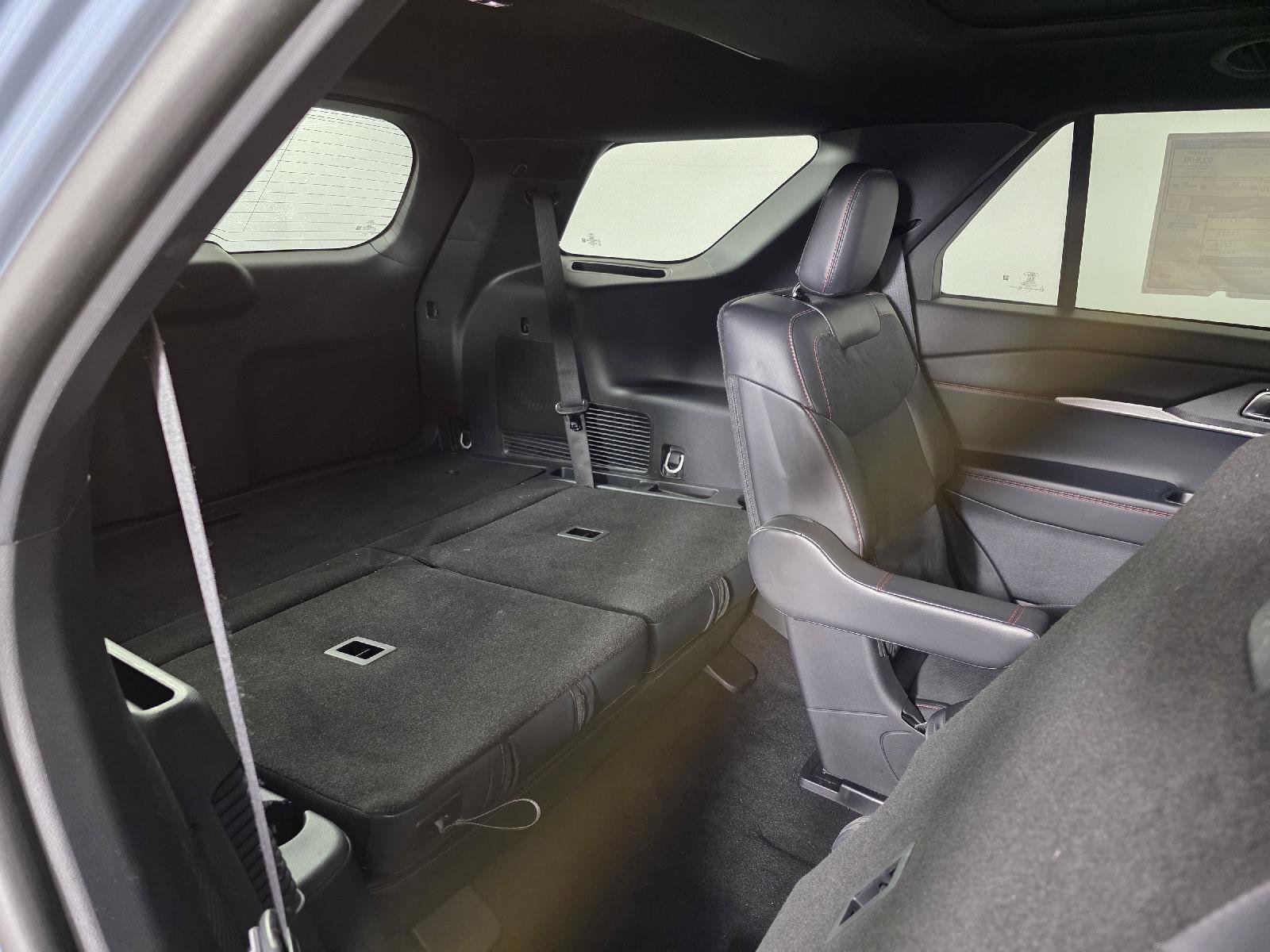 Used 2025 Ford Explorer ST w/ Sun And Sound Package AWD/4WD image 19